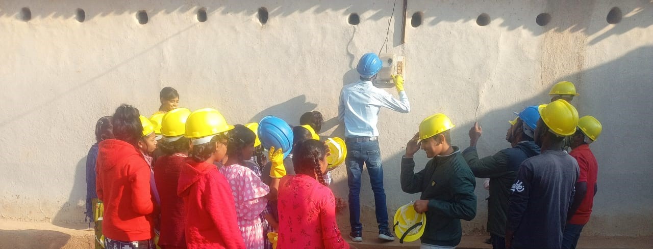 Outdoor Electrician Inspection
